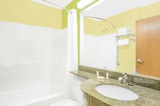 microtel inn and suites by wyndham tuscumbia muscle shoals