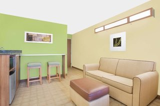 microtel inn and suites by wyndham tuscumbia muscle shoals