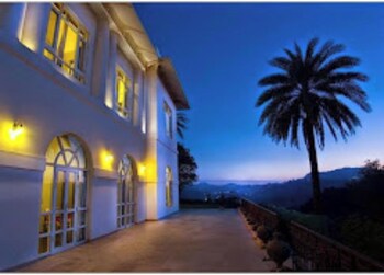 altus luxury homestay