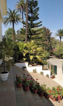 altus luxury homestay