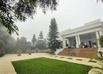 altus luxury homestay