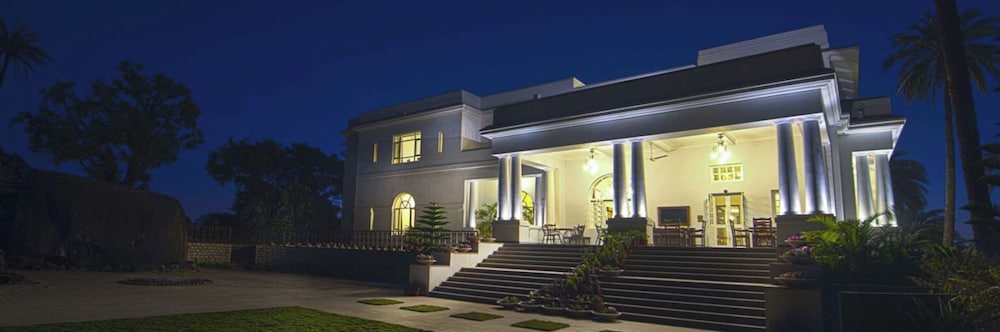 altus luxury homestay
