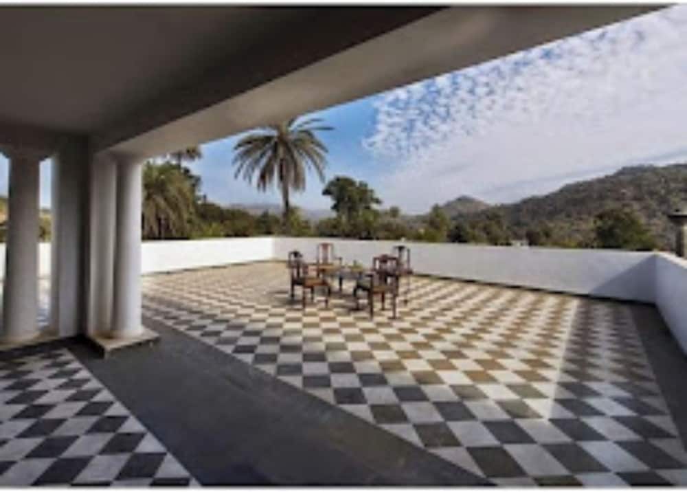 altus luxury homestay