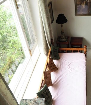 altus luxury homestay