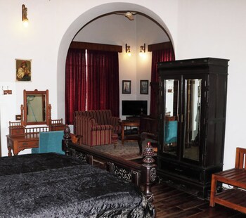 altus luxury homestay