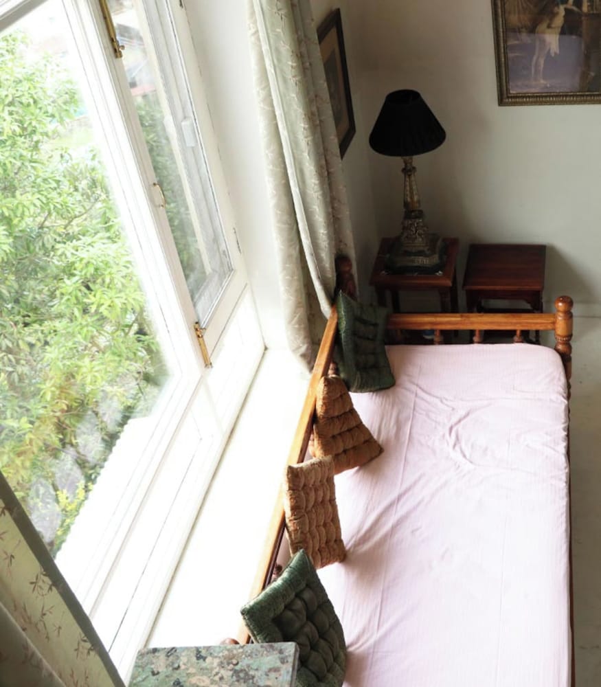 altus luxury homestay