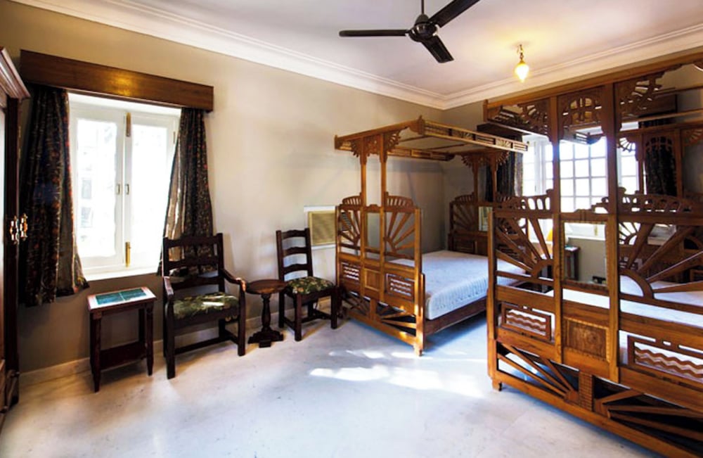 altus luxury homestay