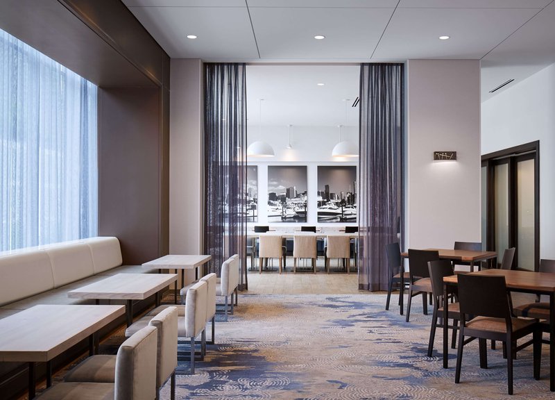 hampton inn chicago west loop fulton market area