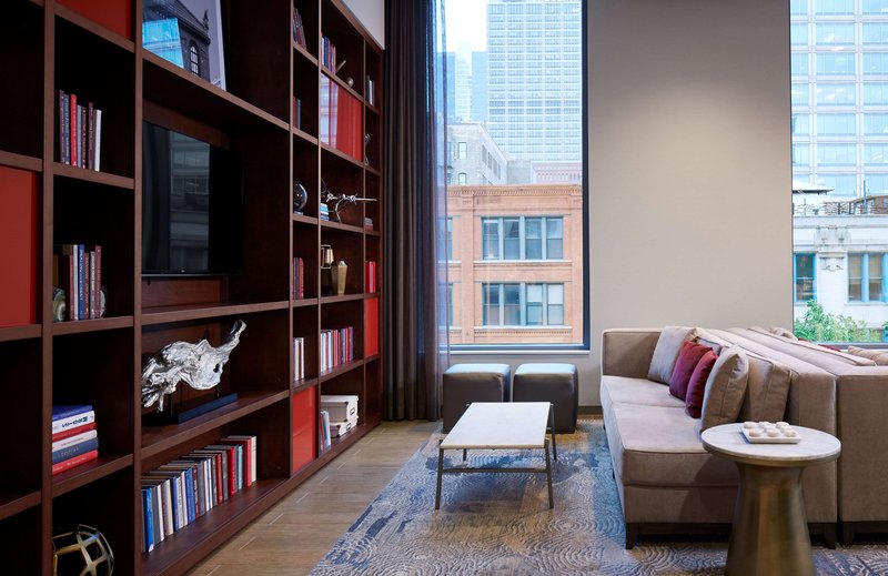 hampton inn chicago west loop fulton market area