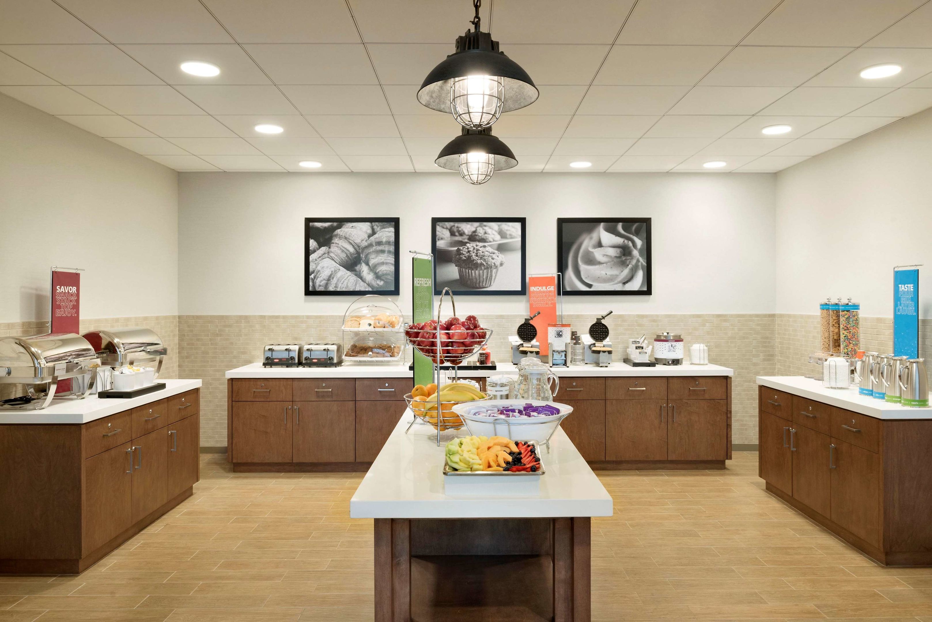 hampton inn chicago west loop fulton market area