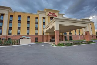 Hampton Inn & Suites Tampa Busch Gardens Area,Sulphur Springs>>Hillsborough County,3 star