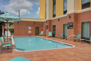 Hampton Inn & Suites Tampa Busch Gardens Area,Sulphur Springs>>Hillsborough County,3 star