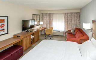 Hampton Inn & Suites Tampa Busch Gardens Area,Sulphur Springs>>Hillsborough County,3 star