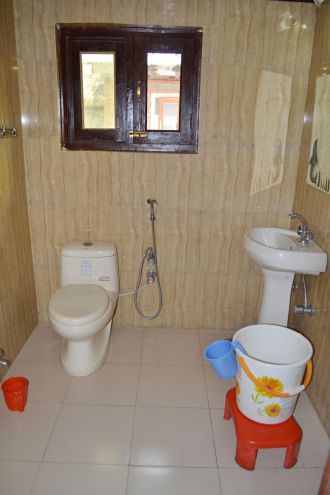 Shabnam Resort,Circuit Road,2 star