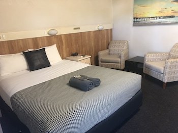 wattle tree motel