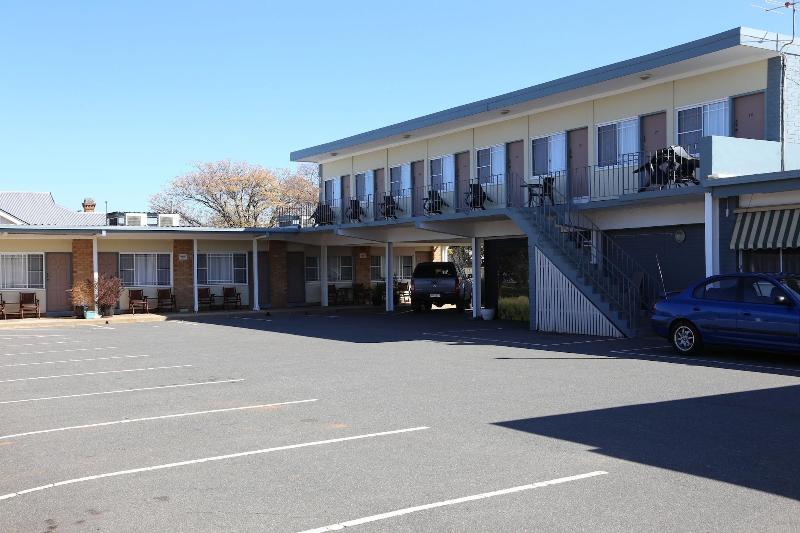 wattle tree motel