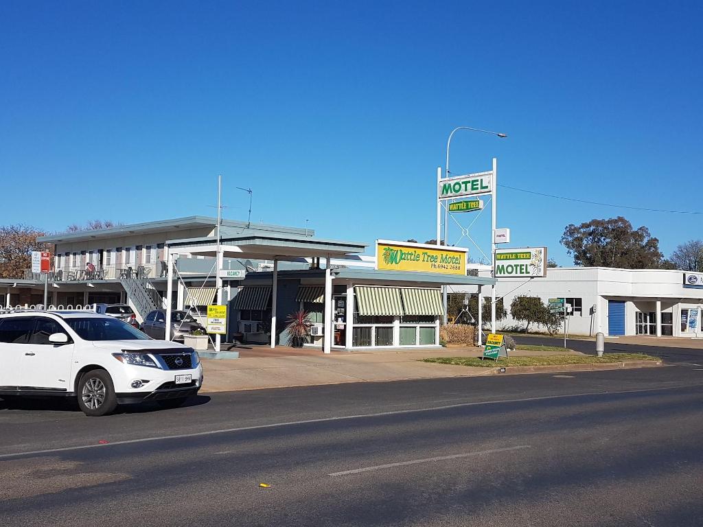 wattle tree motel