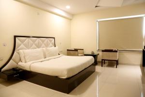 Kingdom Hotel,Moga>>Ludhiana,2 star