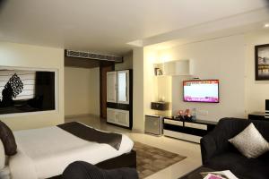 Kingdom Hotel,Moga>>Ludhiana,2 star