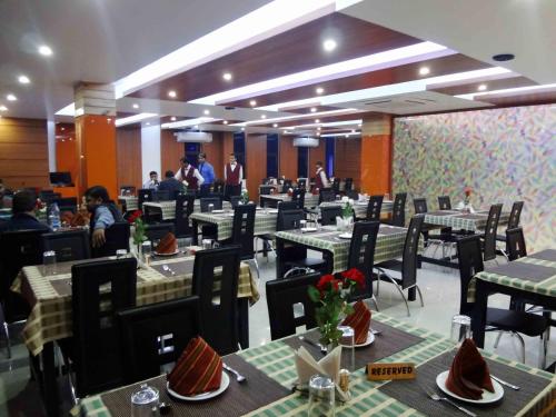 hotel vaishnavi heights
