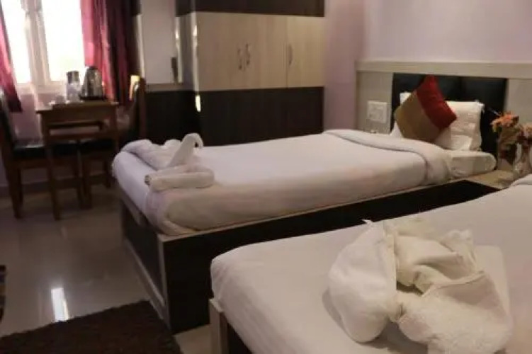 hotel vaishnavi heights