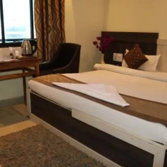 hotel vaishnavi heights