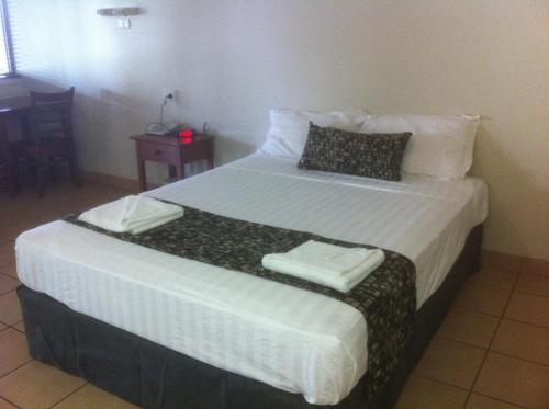Black Nugget Hotel Motel,81 Mills Avenue,3 star