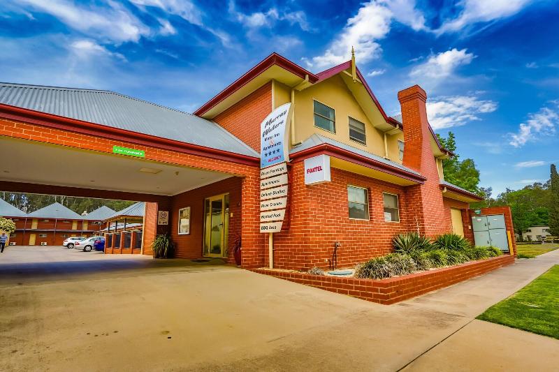 Murray Waters Motor Inn & Apartments,Barham>>Aireys Inlet,2.5 star