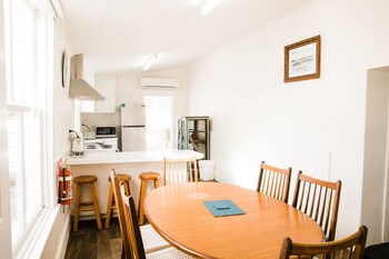 Low Head Pilot Station,Greens Beach>>George Town,4 star