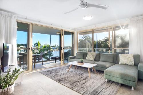 2 hastings street