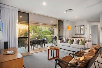 2 hastings street