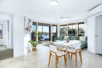 2 hastings street
