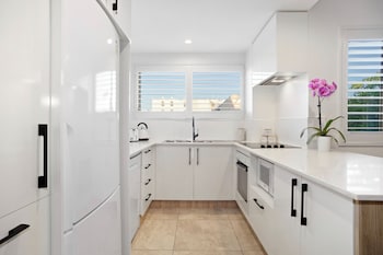 2 hastings street