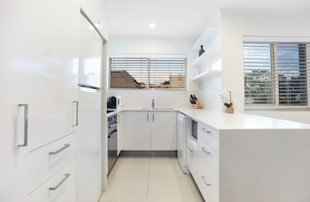 2 hastings street