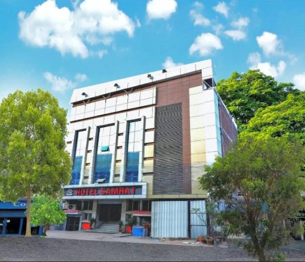 hotel samrat