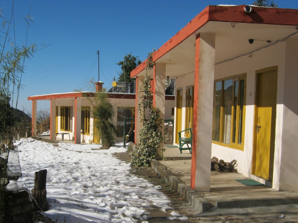 janardan resort pangot