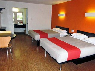 Motel 6 Stephenville, Tx,Stephenville>>Hood County,2 star