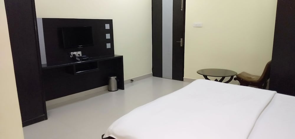 Hotel Shree Jee,Karwi>>Chitrakoot,3 star