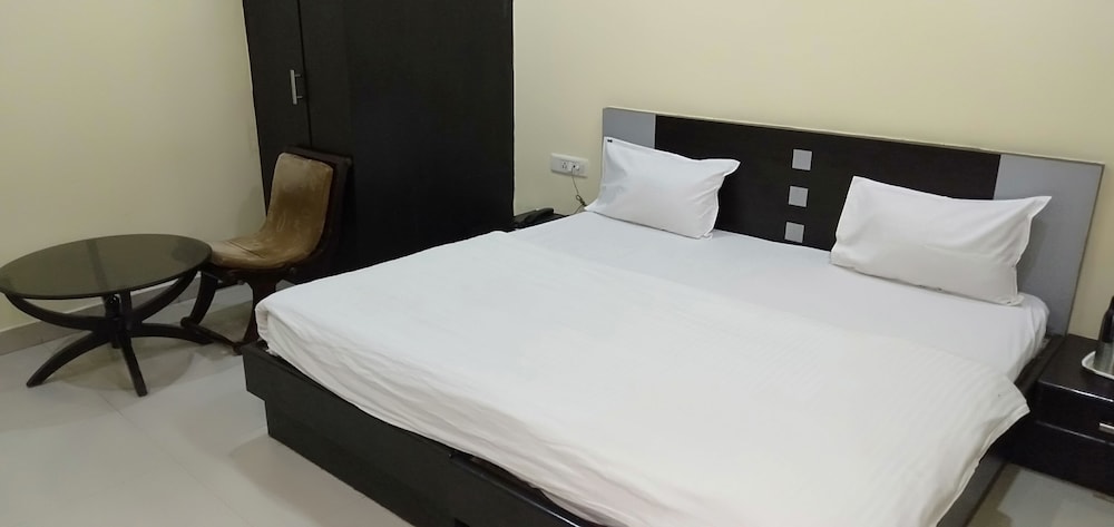 Hotel Shree Jee,Karwi>>Chitrakoot,3 star