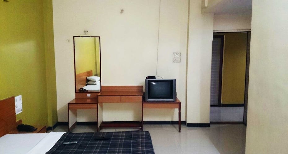 hotel radhika