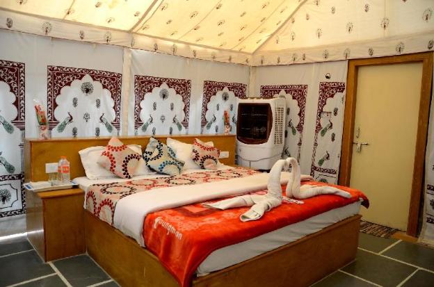 oasis camp sam