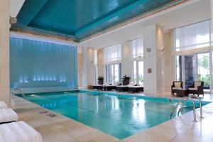 The Ritz-Carlton, Dubai International Financial Centre,Near Dubai Aquarium & Underwater Zoo,5 star
