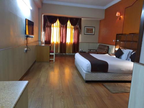 A P Residency,Police Line Road,3 star