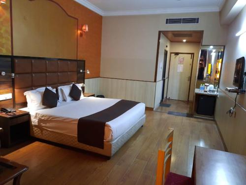 A P Residency,Police Line Road,3 star