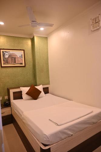 hotel gitanjali maldah