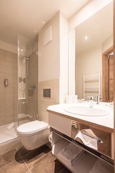 hotel das junior by max 70