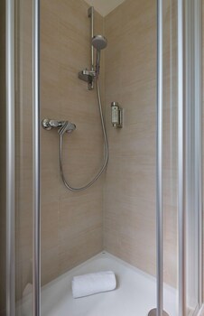 hotel das junior by max 70