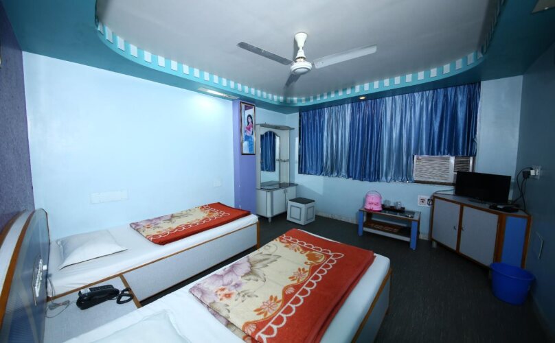 hotel darshan amreli