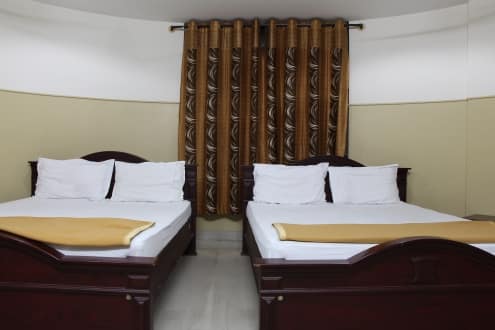 Maldives Inn,Mathikere,3 star