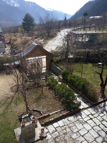 the himalayan chalet